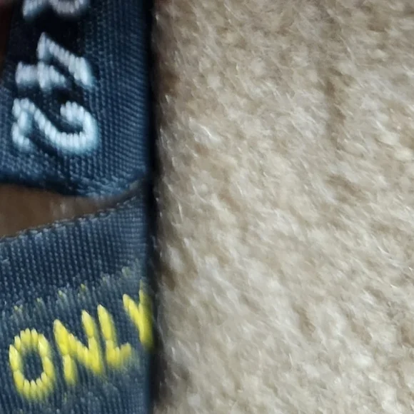 Men's Burberry Trench - Picture 3 of 8